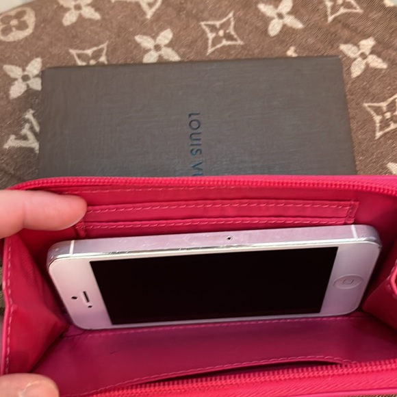 Coach Phone Wallet - Picture 2 of 4